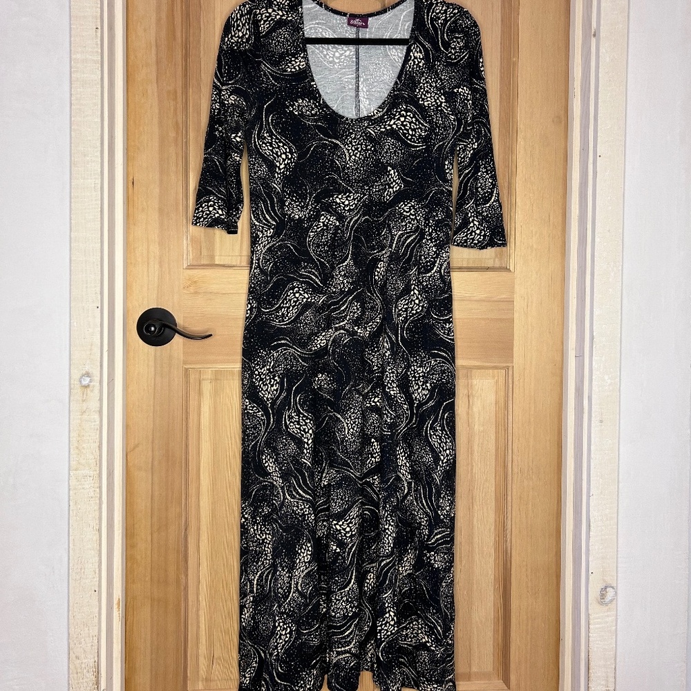 Salaam Scoopneck Dress with side slit